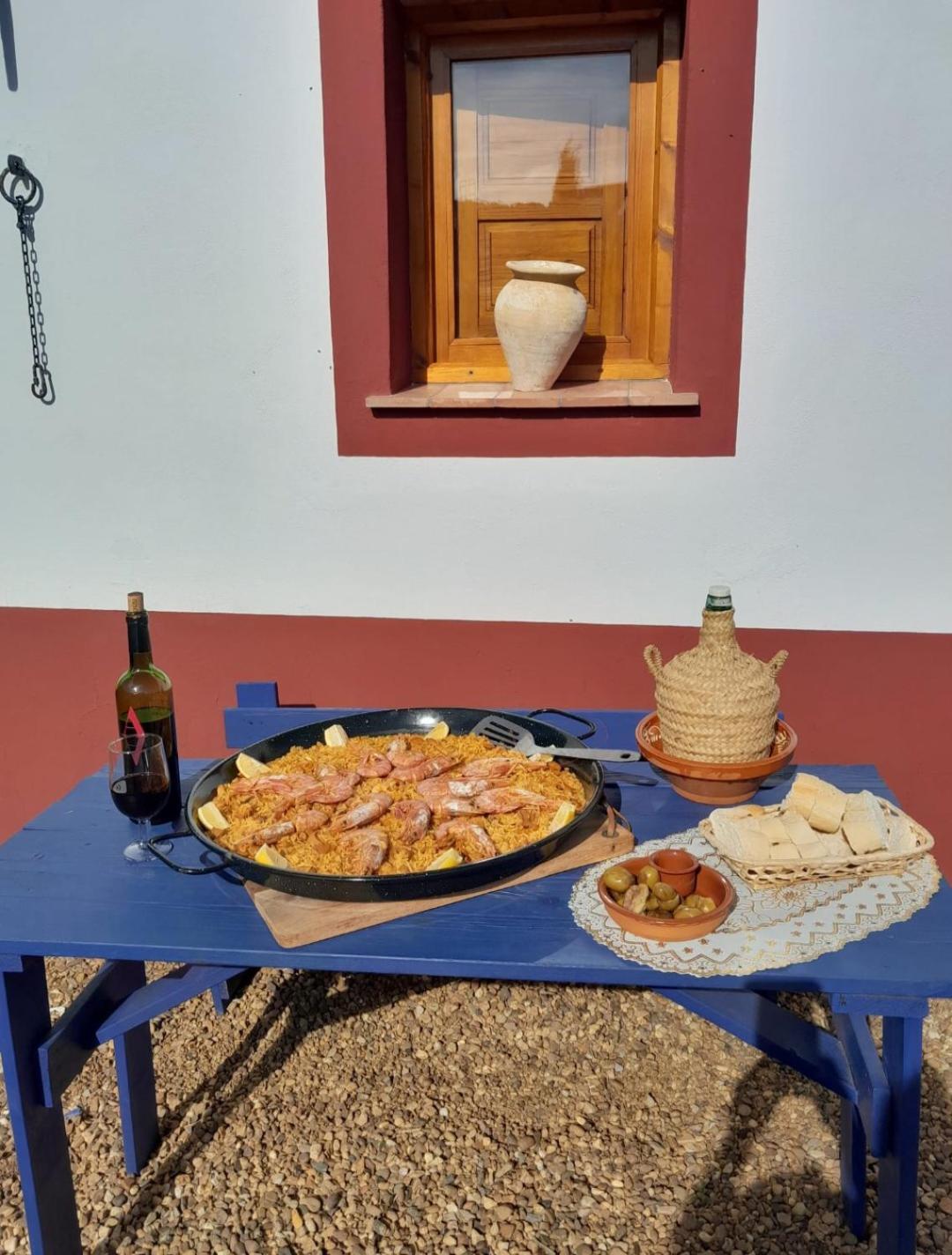 Camino De Molinos Y Su Establo *